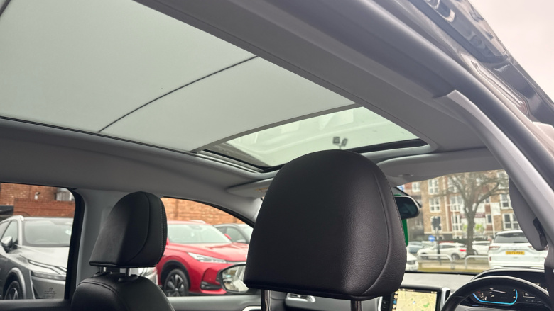 Peugeot 2008 1.6 BlueHDi 120 Feline 5dr [Mistral] Diesel Estate